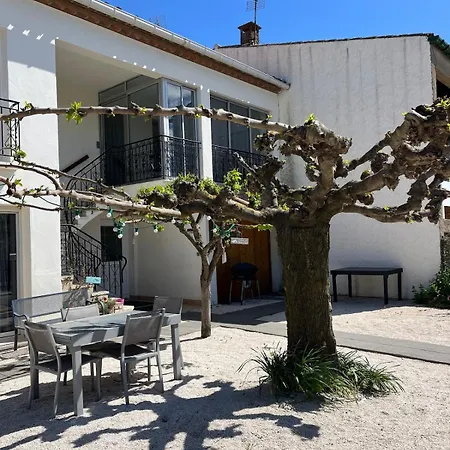 4 Personnes Avec Exterieur Apartment